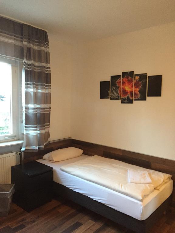 Hotel Engel Waldbronn Quarto foto