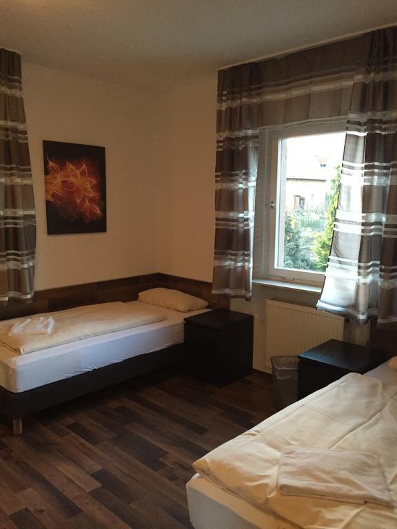 Hotel Engel Waldbronn Quarto foto